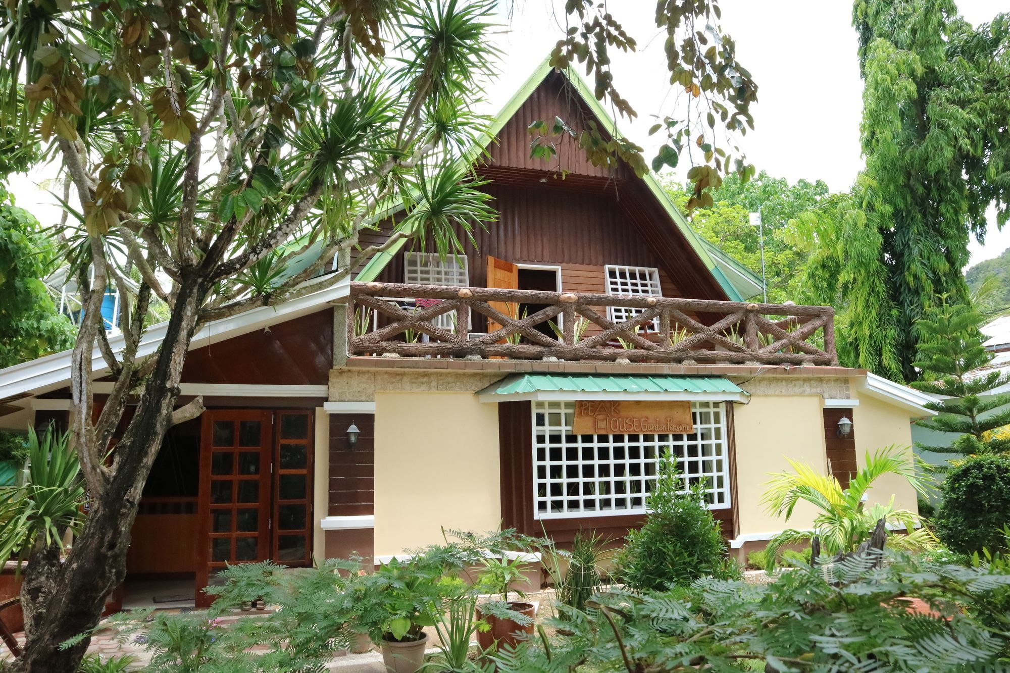 Peak House Garden Pension El Nido Exterior photo